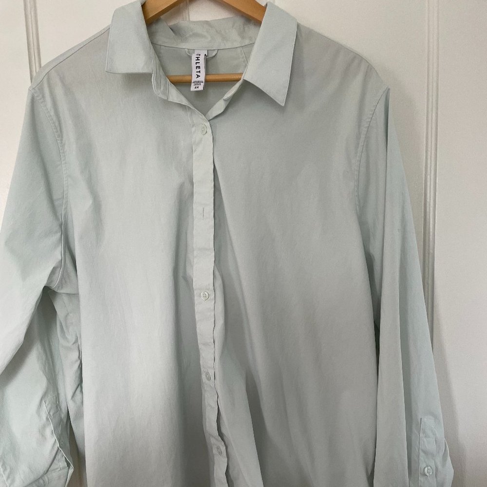 ALTHETA -OXFORD BUTTON DOWN SHIRT - LIGHT BLUE - WORN ONCE NO STAINS RIPS OR TEA
